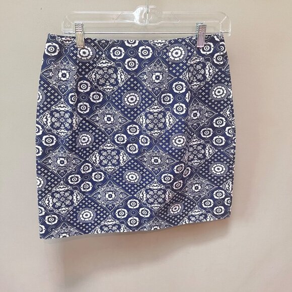 NEW‎ Talbots Women's Blue & White Floral Print Skirt Size 4 - Picture 1 of 5